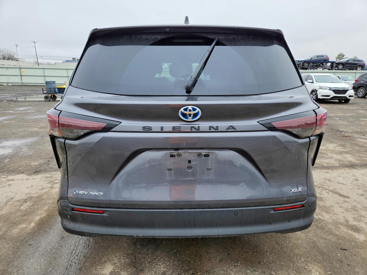 2025 Toyota Sienna Xle 7-Passenger - Image 6