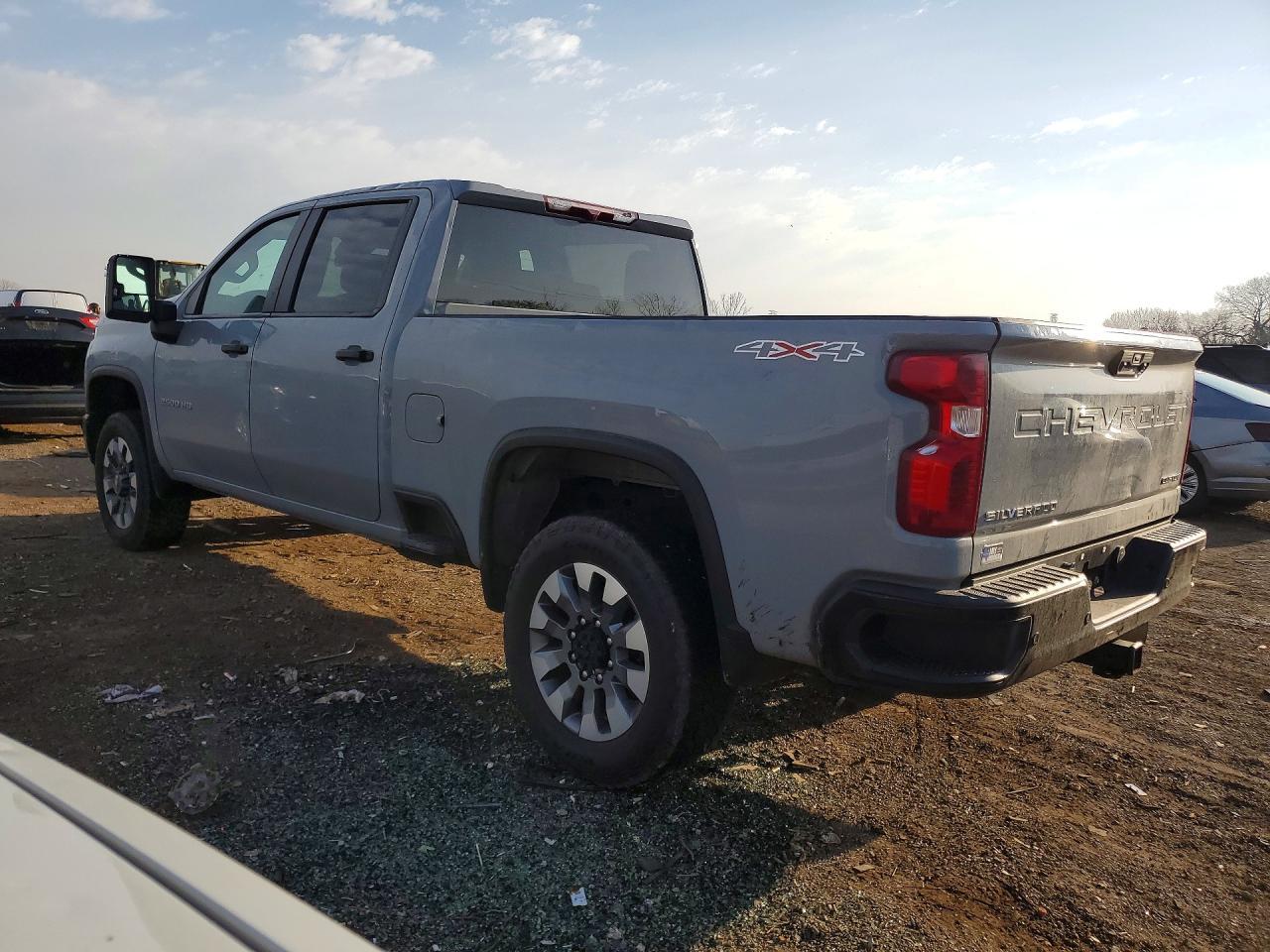 2024 Chevrolet Silverado K2500 Custom - Фото 2