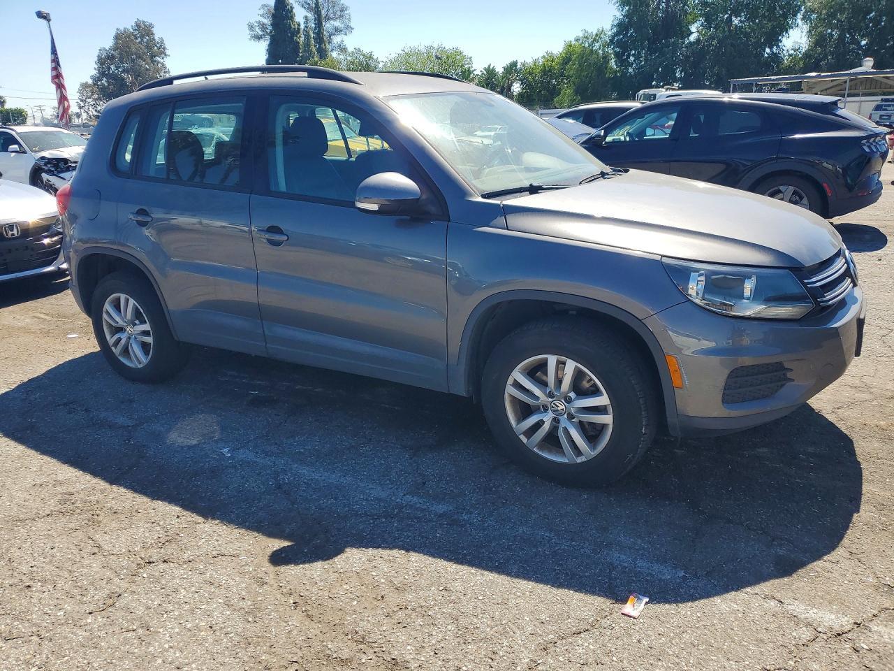 2016 Volkswagen Tiguan S - Image 4