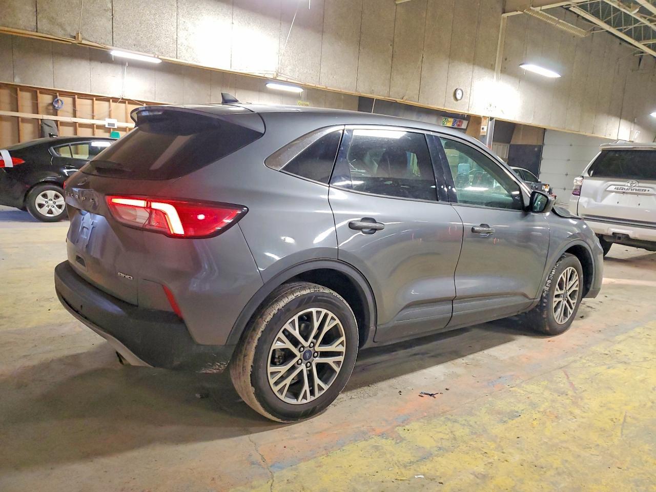 2022 Ford Escape Sel - Фото 3