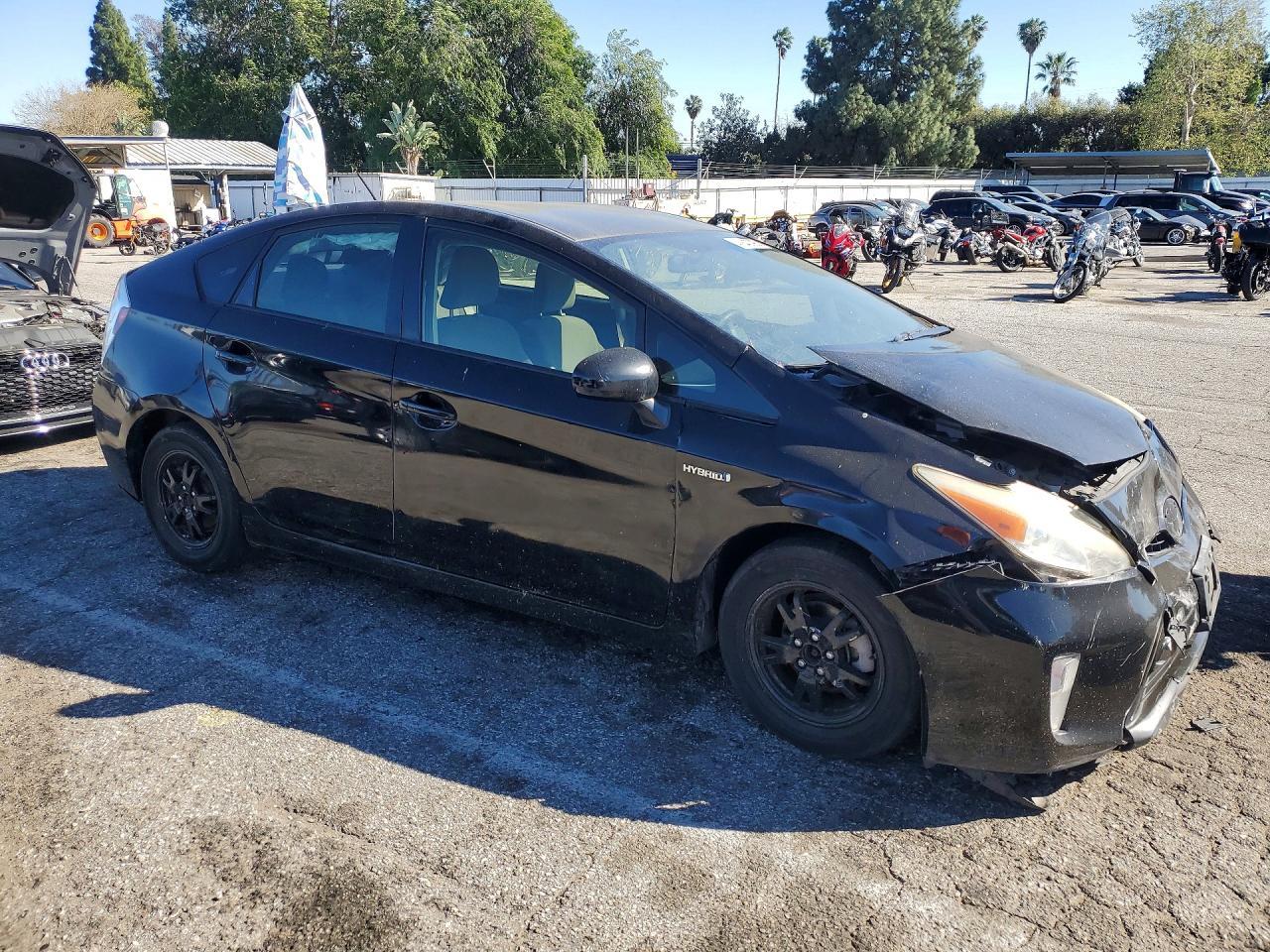 2013 Toyota Prius Three - Фото 4