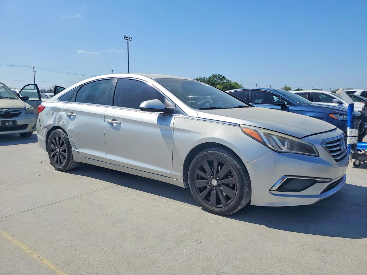 2016 Hyundai Sonata Se - Image 4