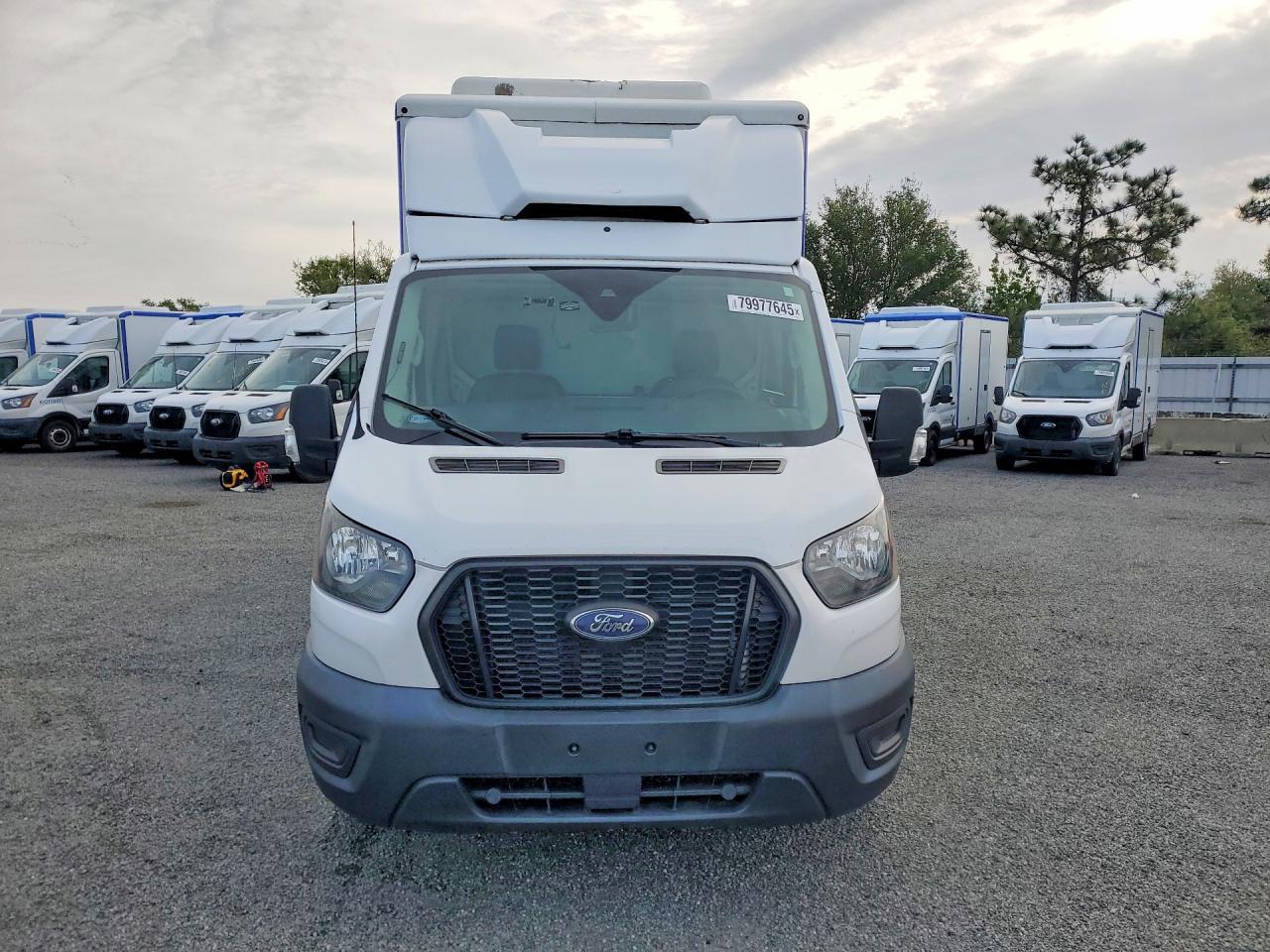 2020 Ford Transit Delivery Truck - Фото 5