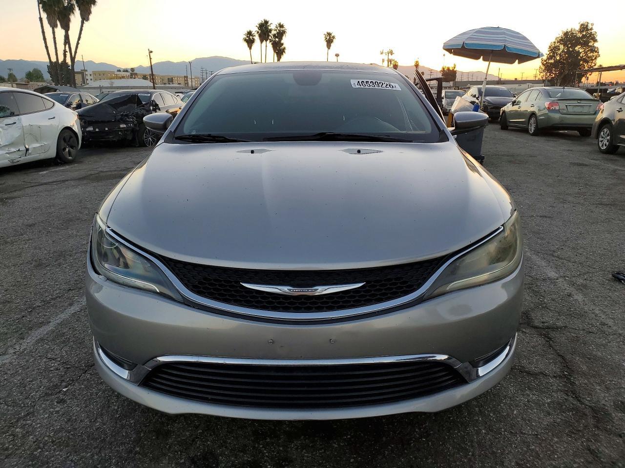 2016 Chrysler 200 Limited - Image 5