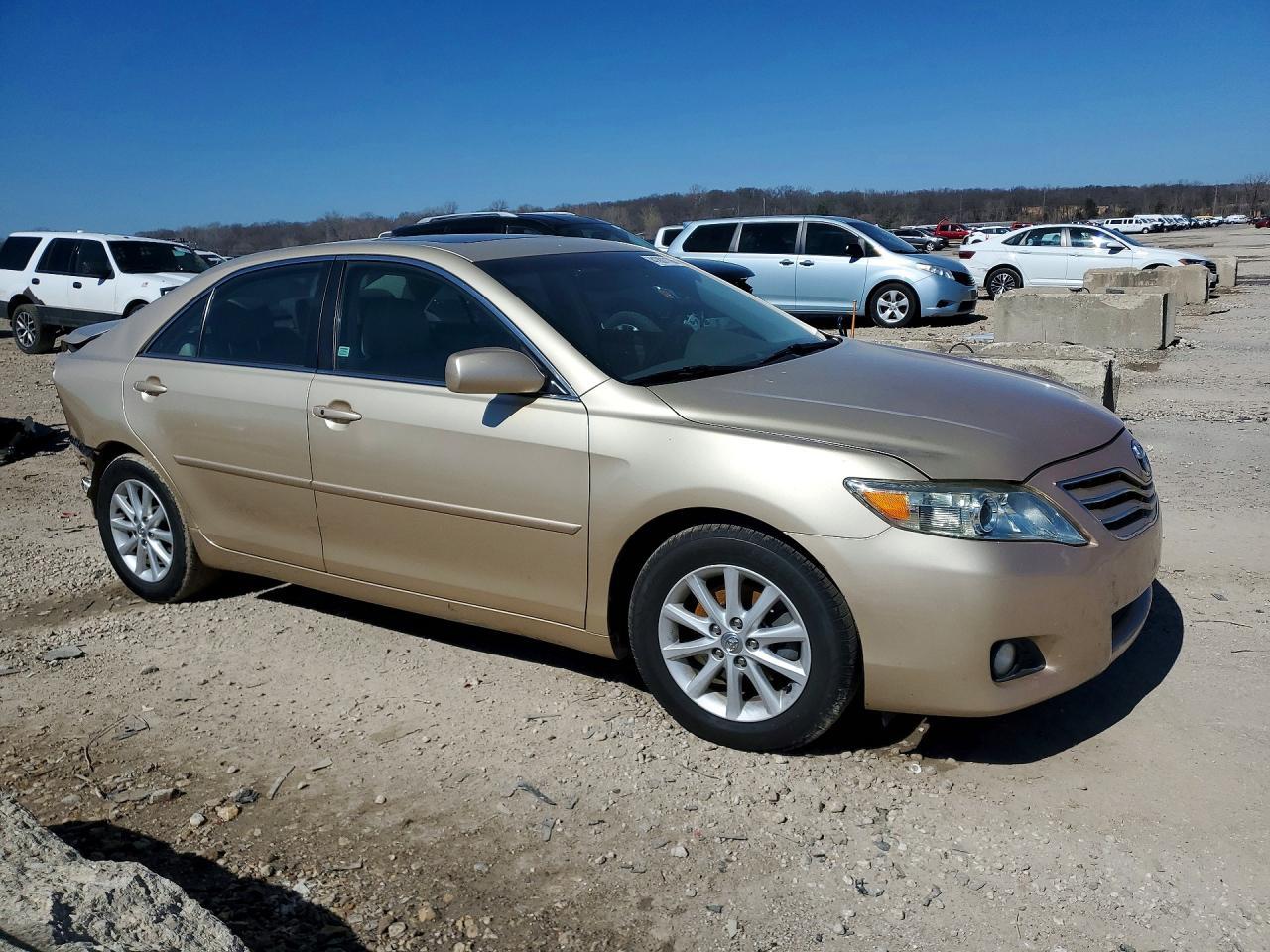 2010 Toyota Camary Se - Фото 4