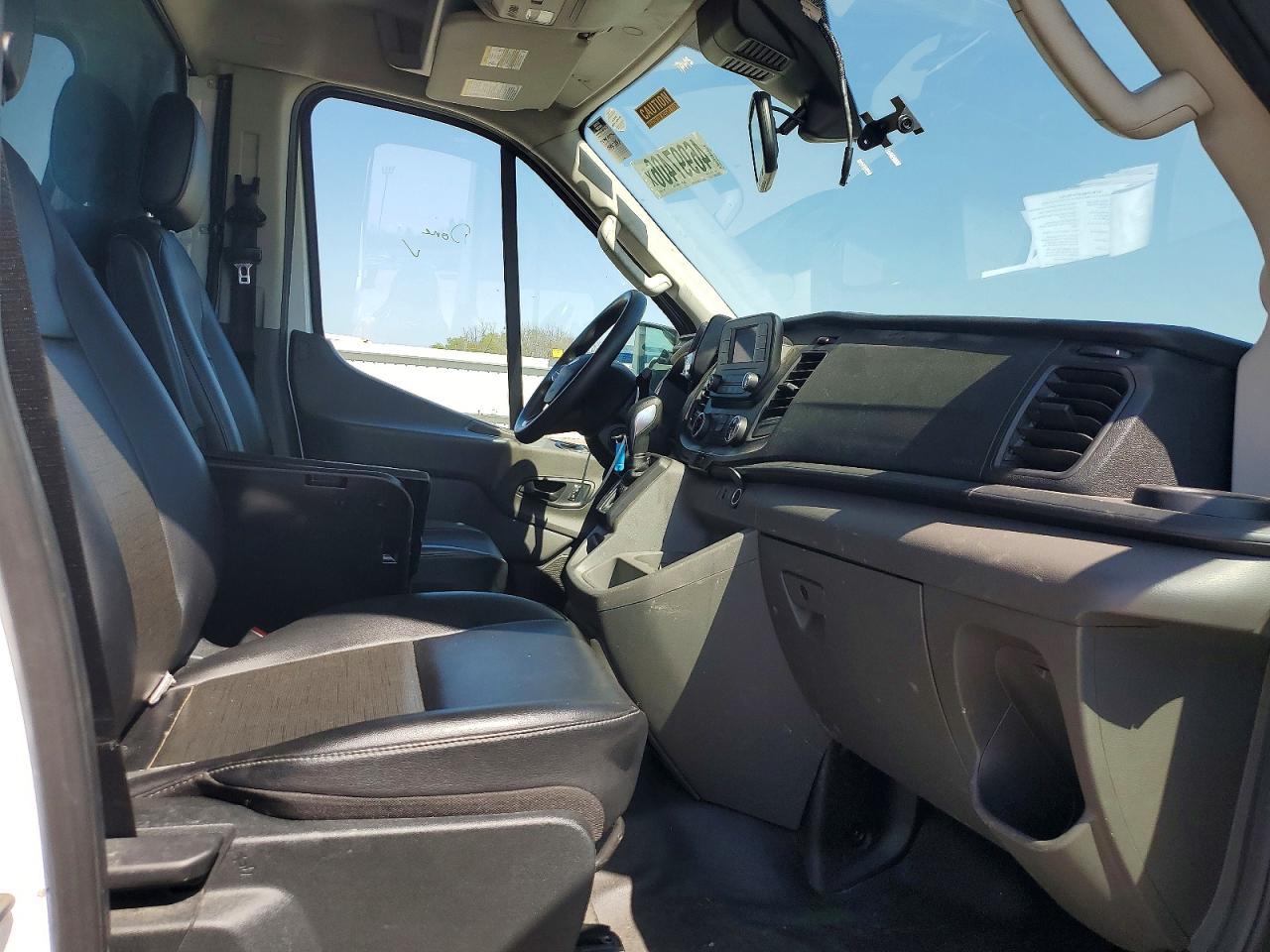 2022 Ford Transit Delivery Truck - Фото 5