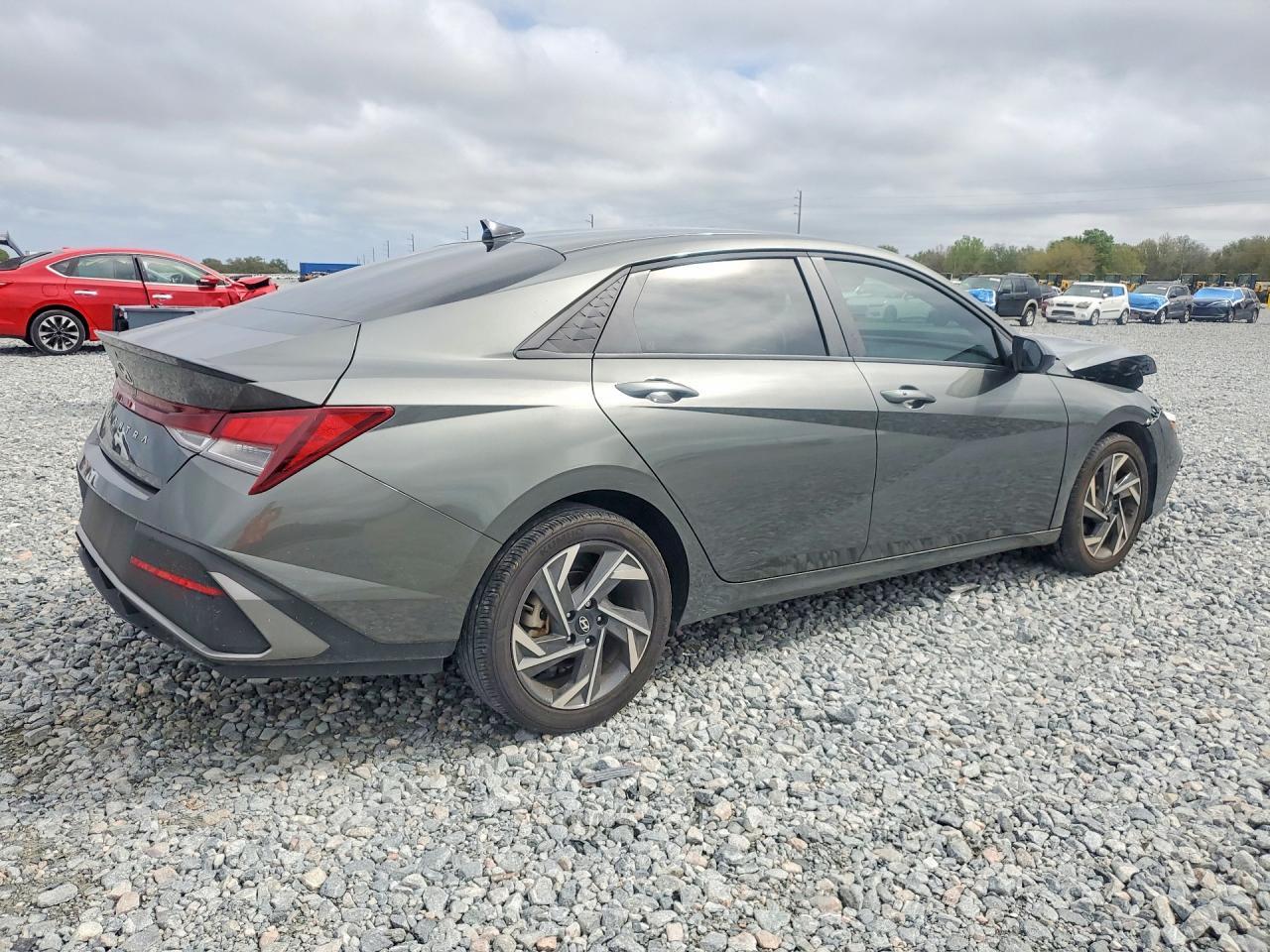2025 Hyundai Elantra Sel Sport - Фото 3
