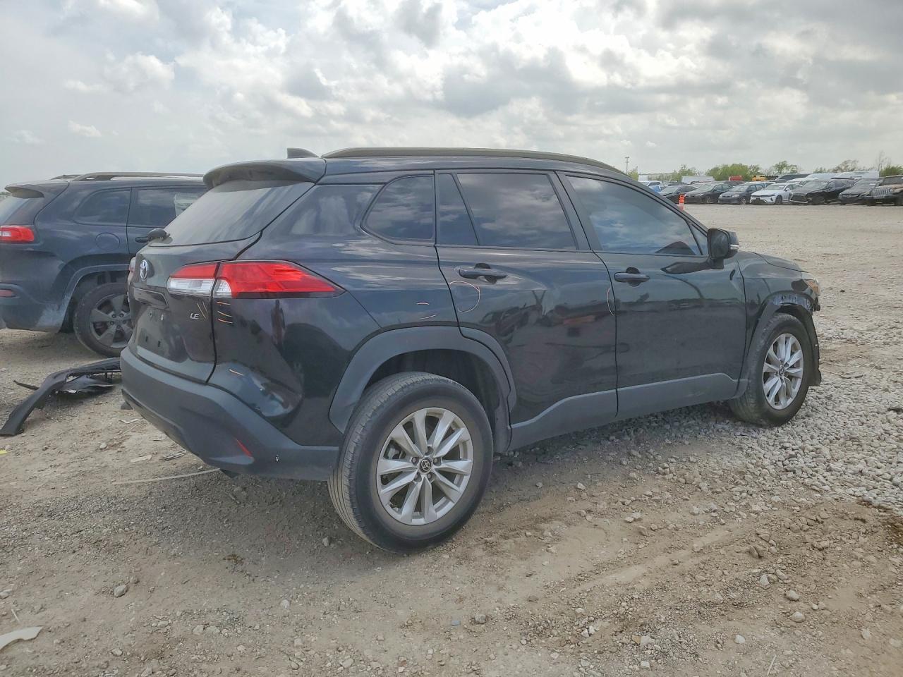 2023 Toyota Corolla Cross Le - Фото 3