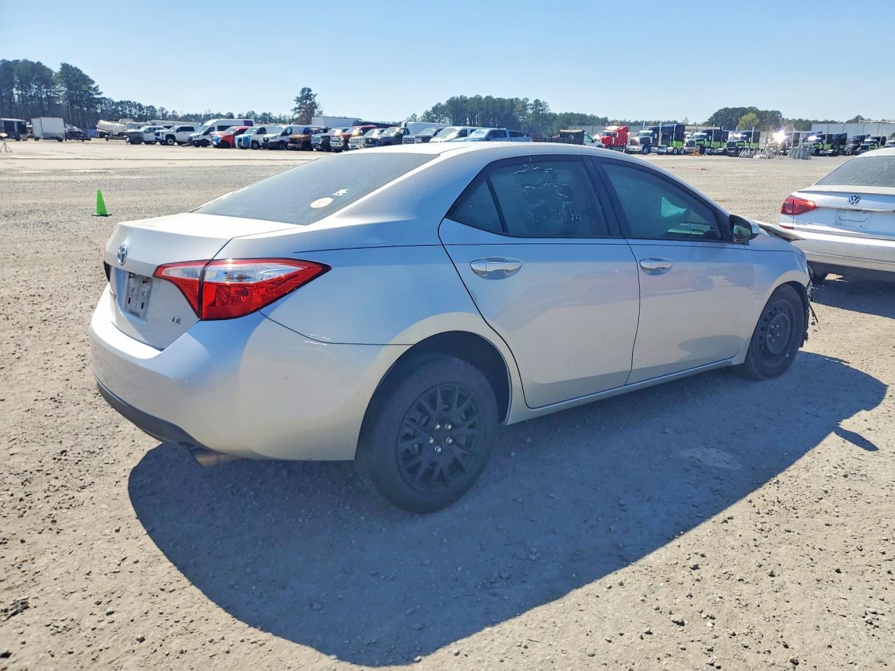 2015 Toyota Corolla Le - Image 3