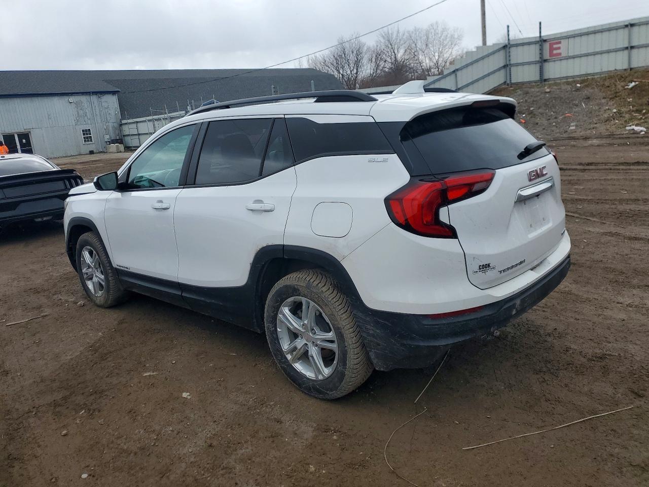 2021 GMC Terrain Sle - Image 2