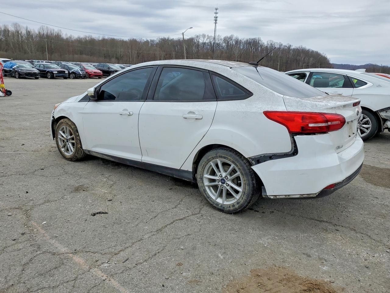 2016 Ford Focus Se - Фото 2