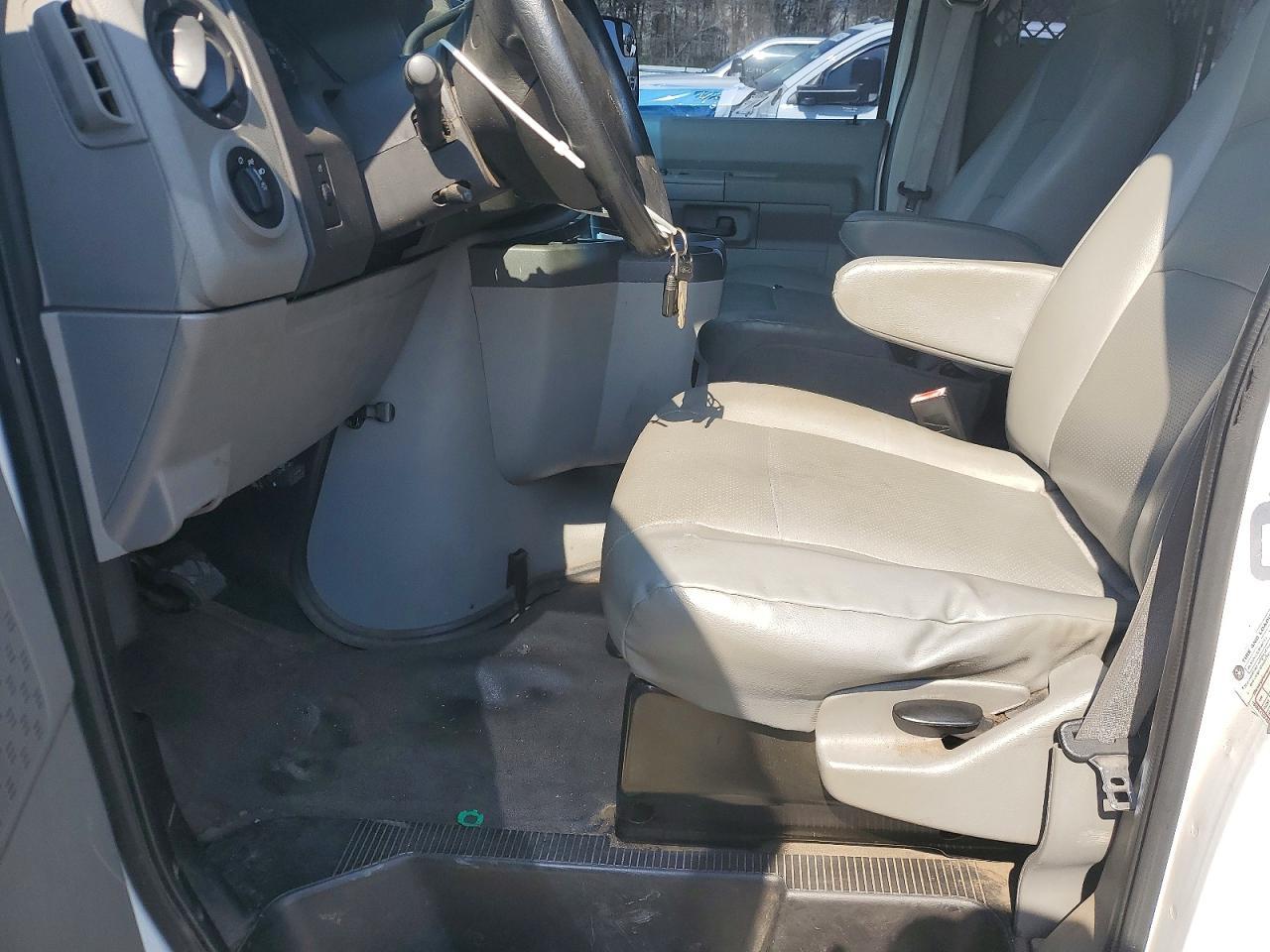 2013 Ford E250 Delivery Van - Image 7