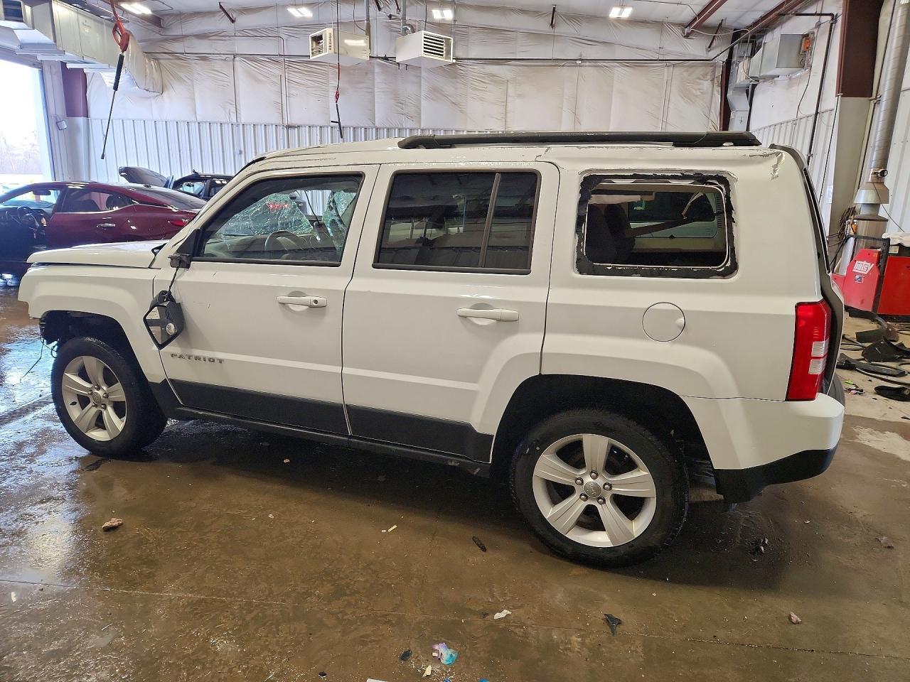 2015 Jeep Patriot Latitude - Фото 2