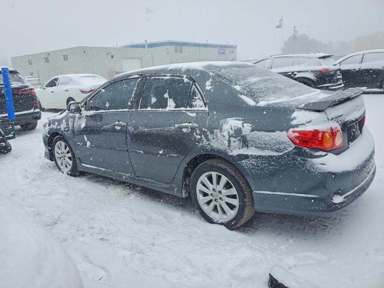 2010 Toyota Corolla Base - Фото 2