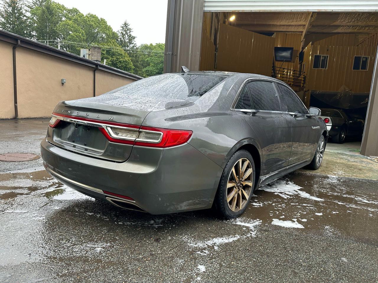 2019 Lincoln Continental - Image 4