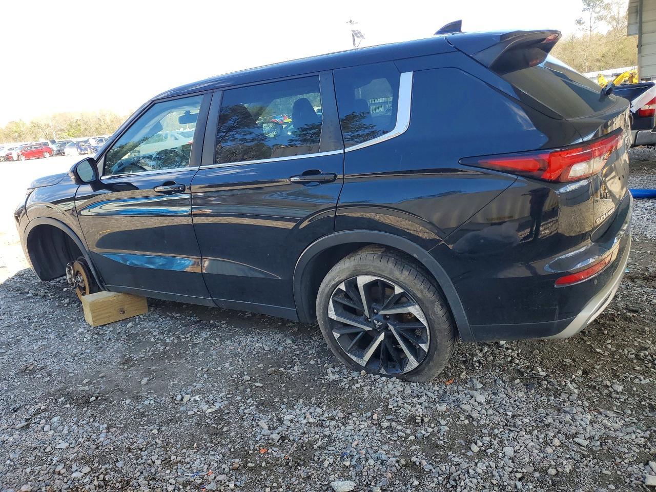 2022 Mitsubishi Outlander Se - Image 2