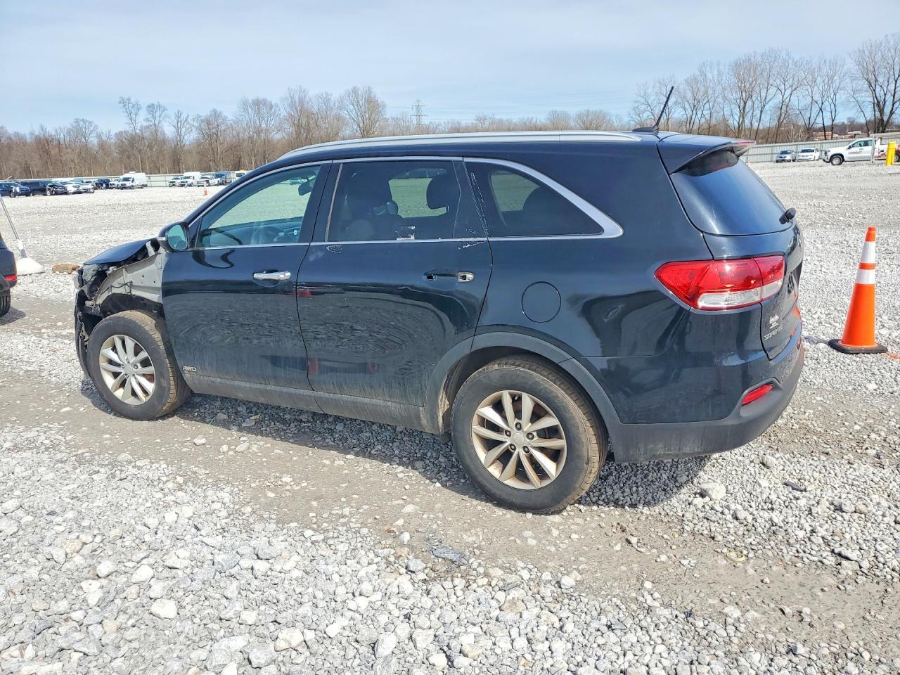 2017 Kia Sorento Lx - Image 2
