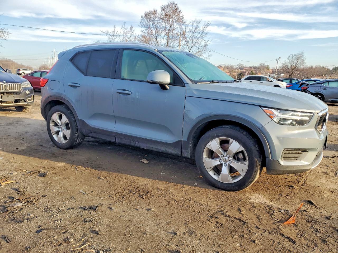 2020 Volvo Xc40 T5 Momentum - Фото 4
