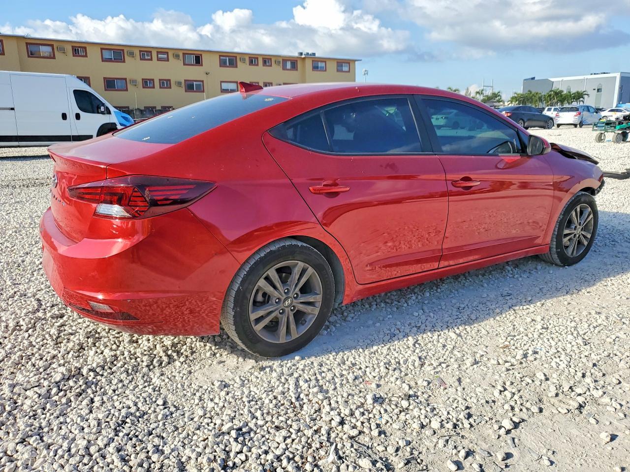2020 Hyundai Elantra Sel - Фото 3