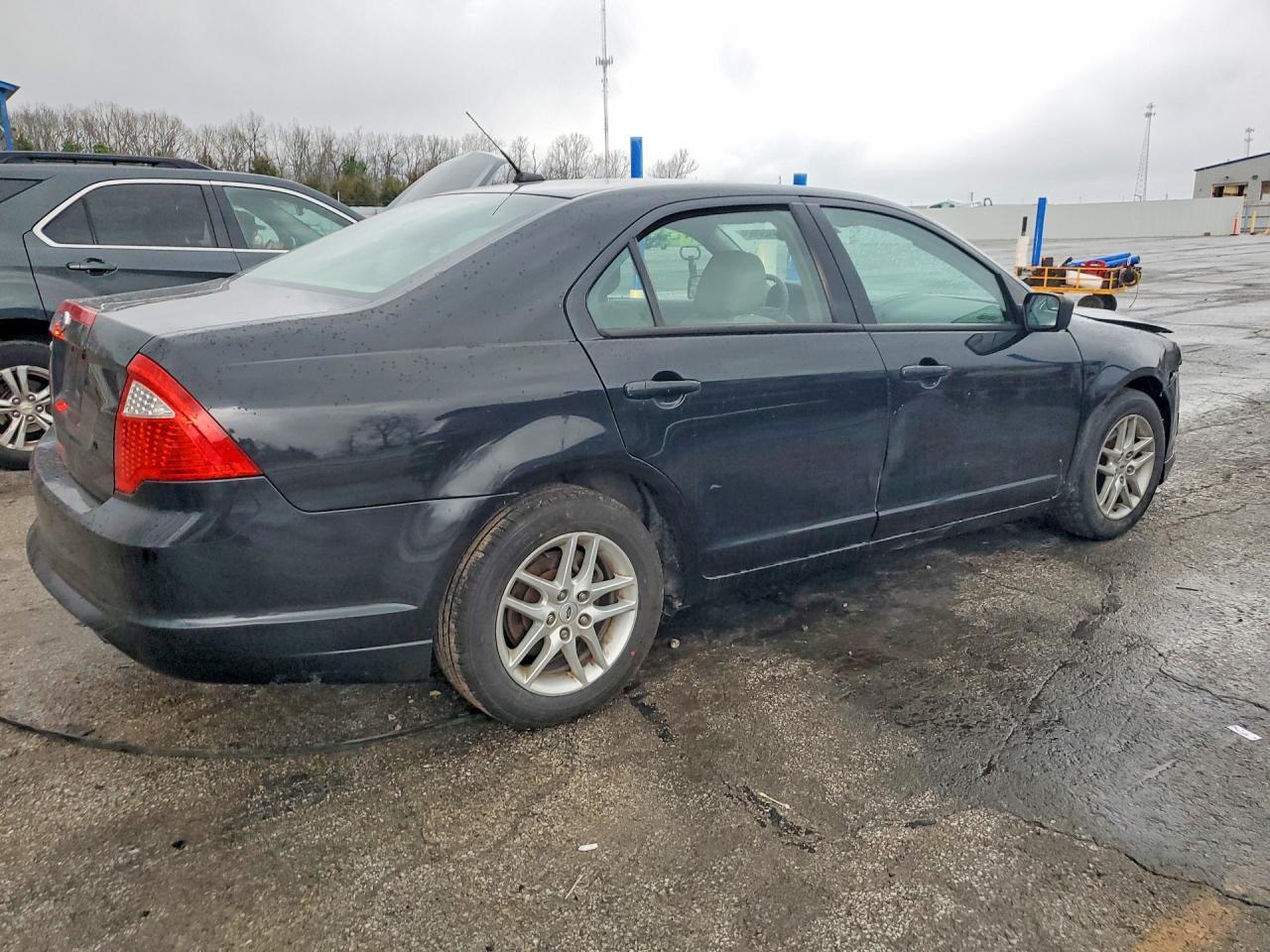 2011 Ford Fusion S - Image 3