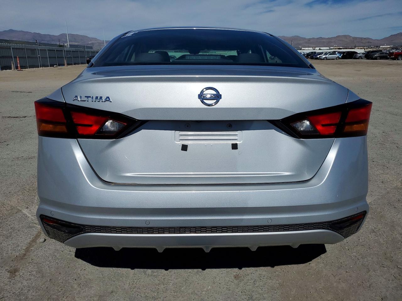 2022 Nissan Altima 2.5 S - Фото 6