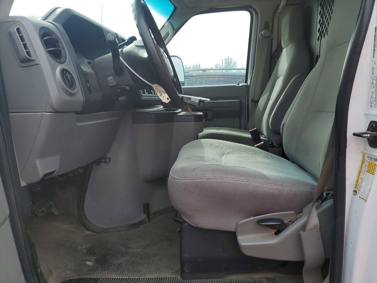 2010 Ford E350 Delivery Van - Фото 7