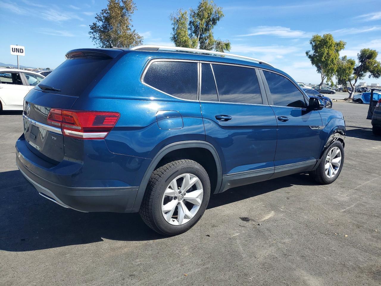 2018 Volkswagen Atlas Se - Image 3