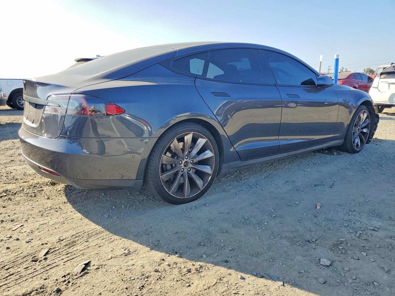 2015 Tesla Model S 85 - Фото 3