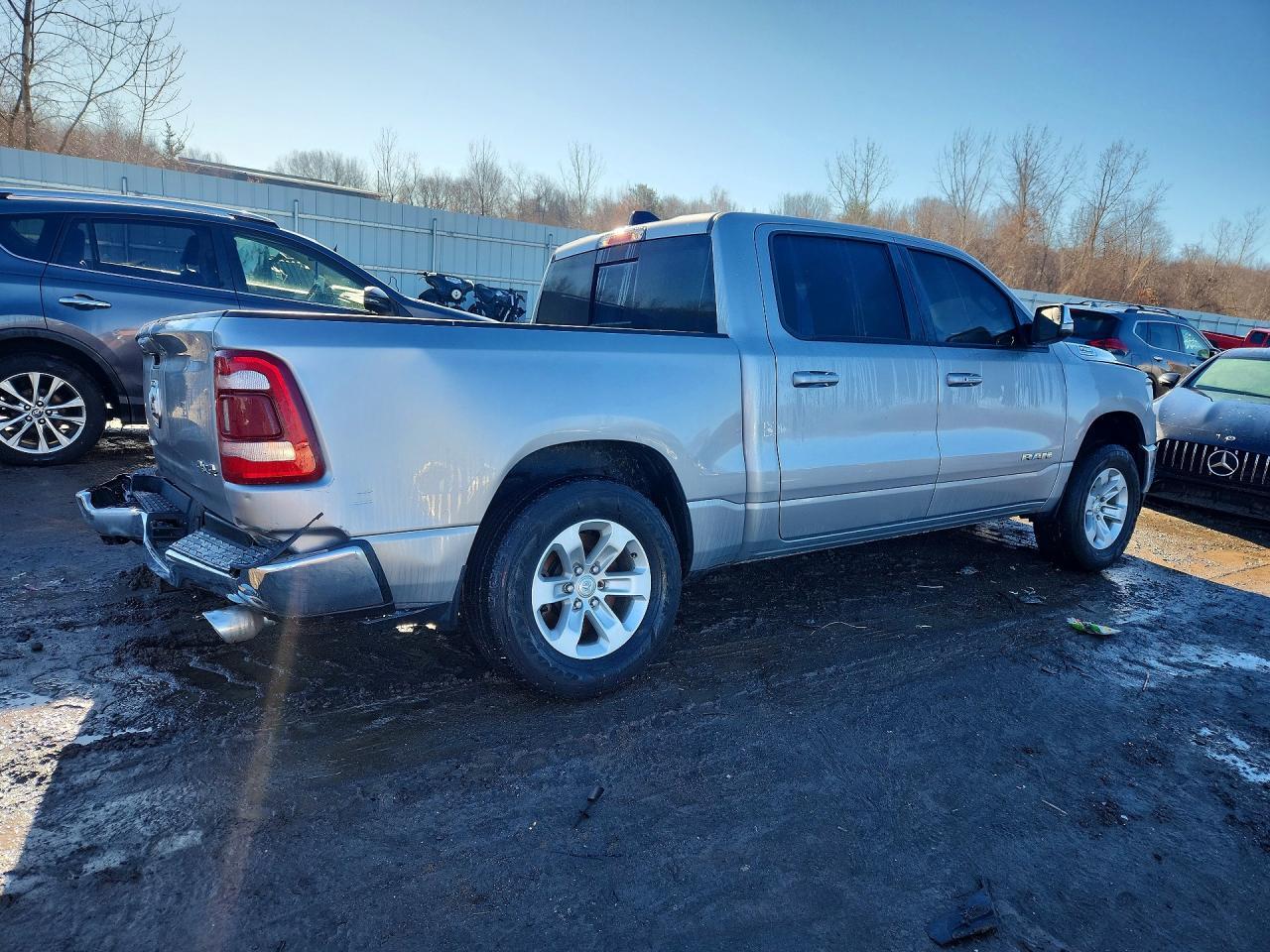 2023 Ram 1500 Laramie - Фото 3