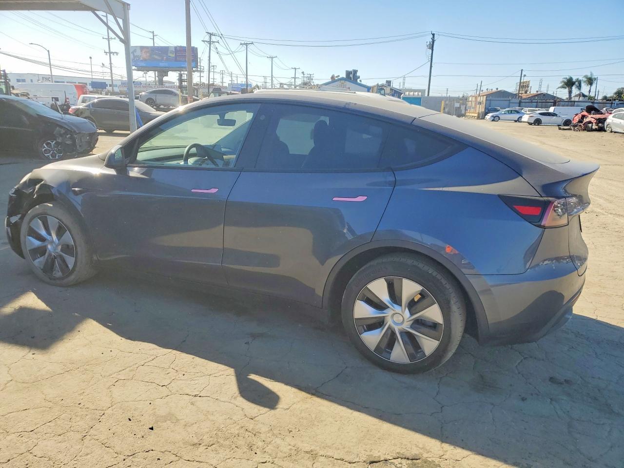 2023 Tesla Model Y - Фото 2