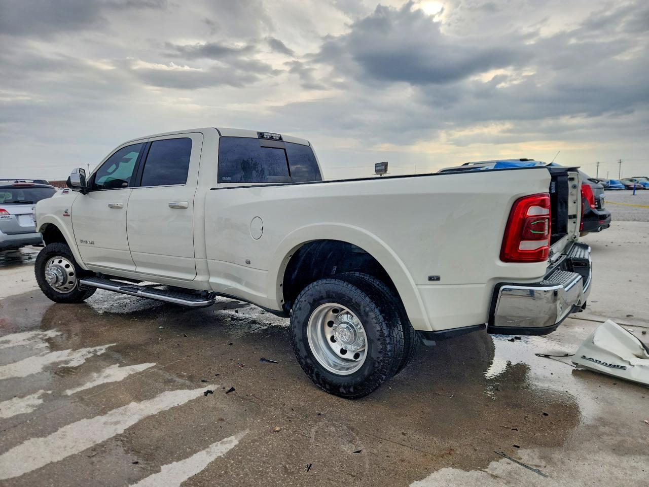 2022 Ram 3500 Laramie - Фото 2