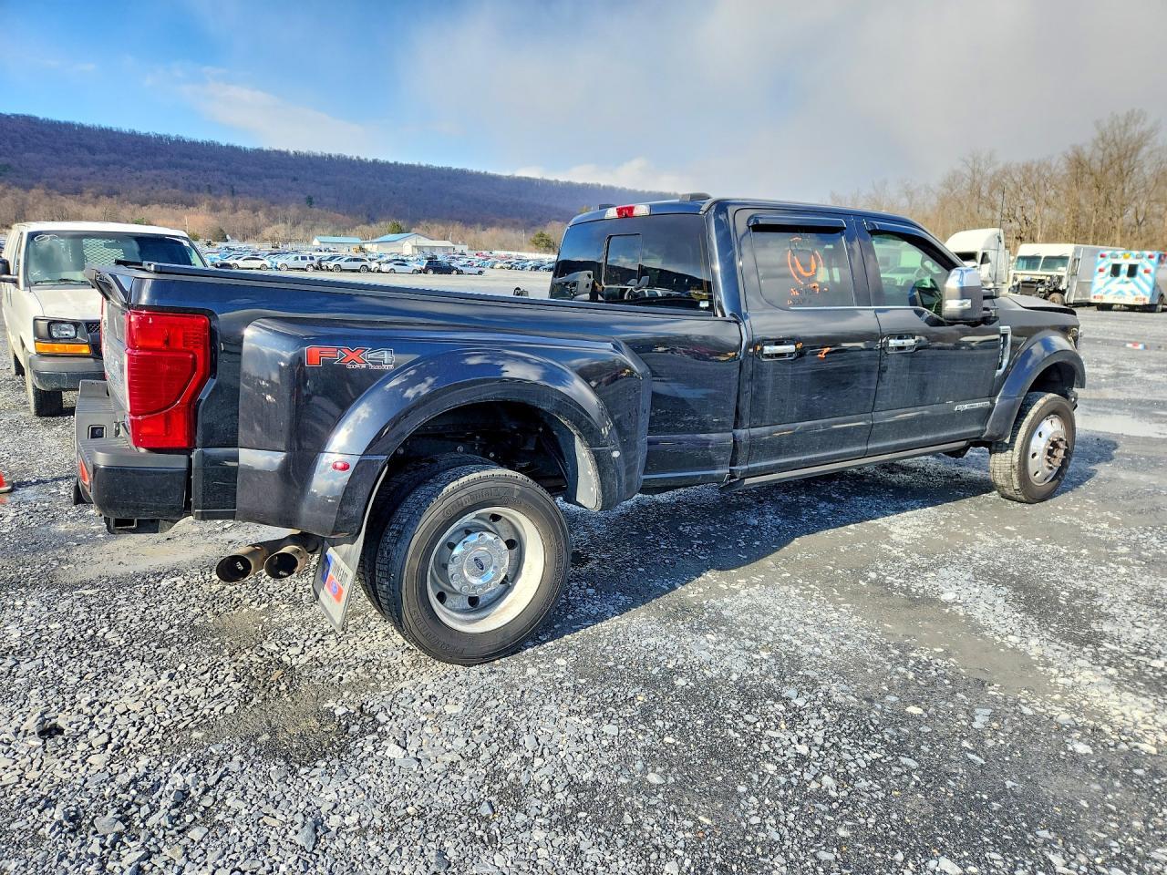 2021 Ford F450 Super Duty - Фото 3