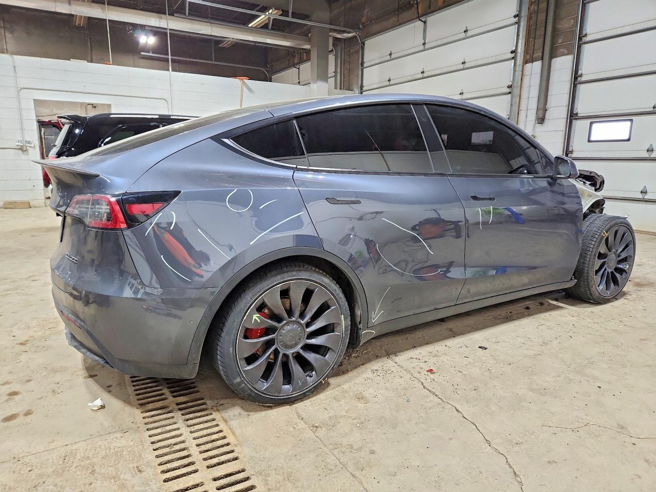 2022 Tesla Model Y - Фото 3