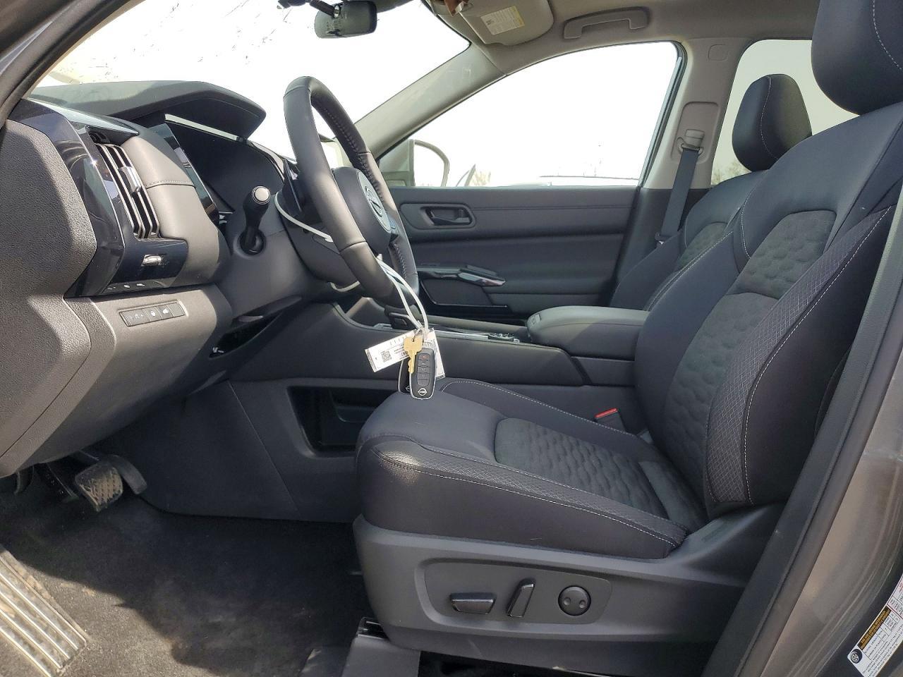 2025 Nissan Pathfinder Sv - Image 7