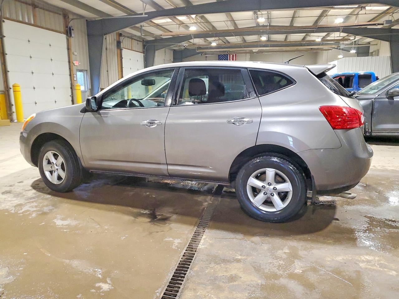 2010 Nissan Rogue S - Фото 2