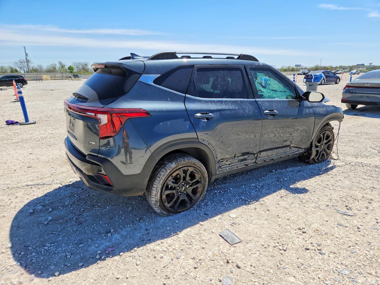 2024 Kia Seltos X-Line - Image 3