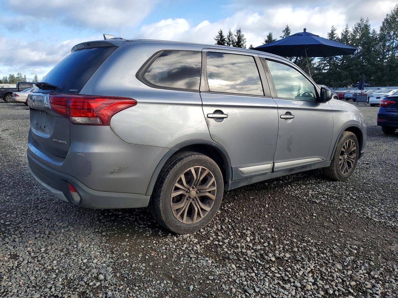 2018 Mitsubishi Outlander Se - Image 3