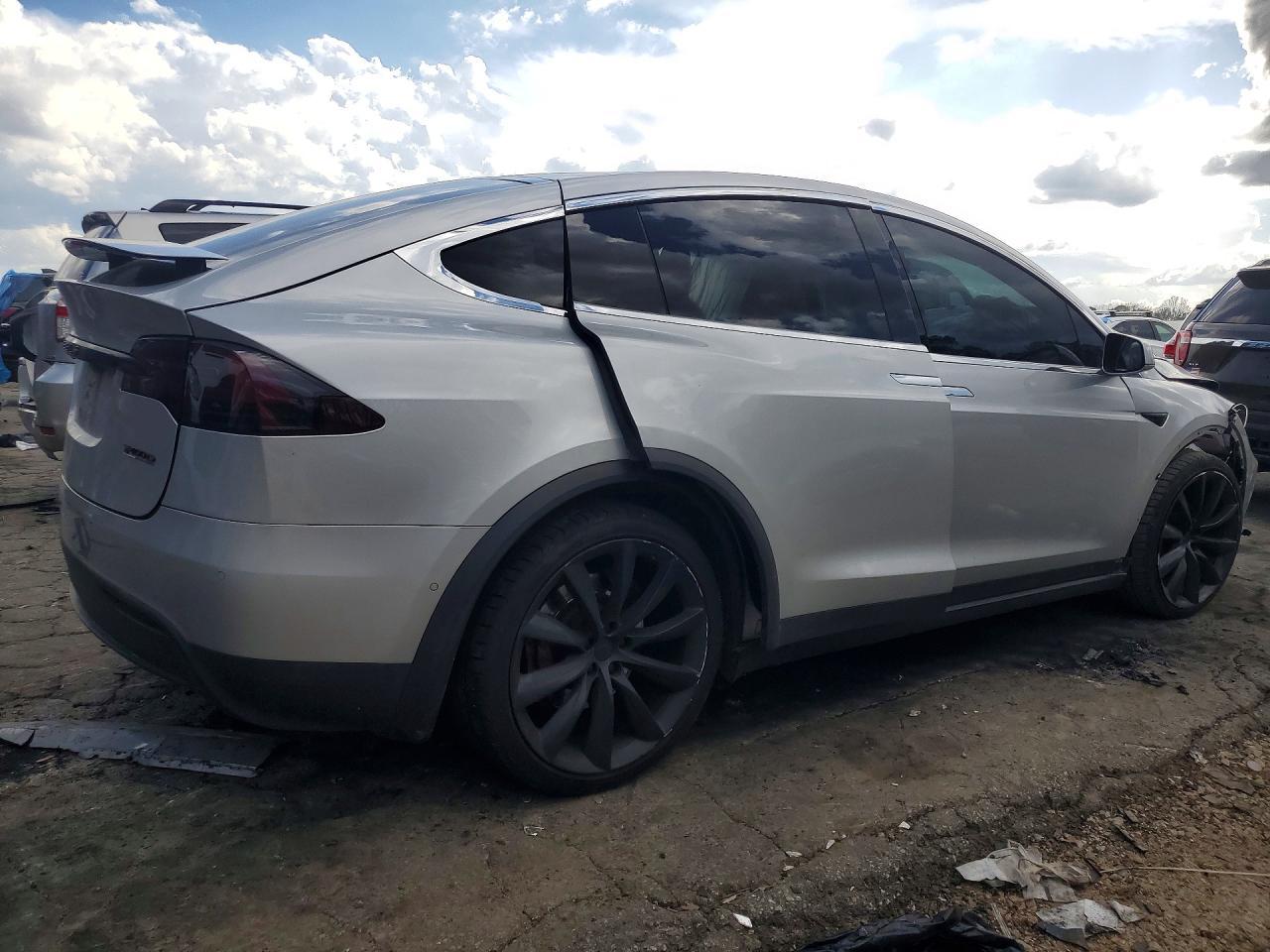 2018 Tesla Model X - Фото 3