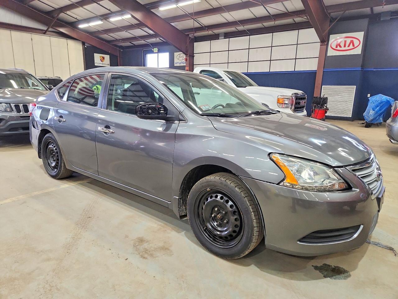 2015 Nissan Sentra S - Фото 4