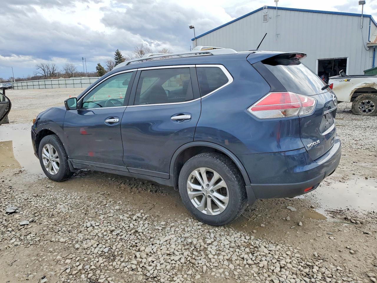 2016 Nissan Rogue Sv - Image 2