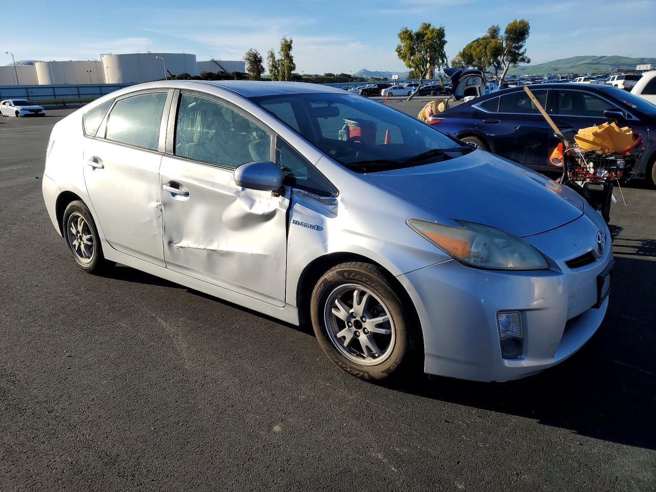 2011 Toyota Prius - Фото 4