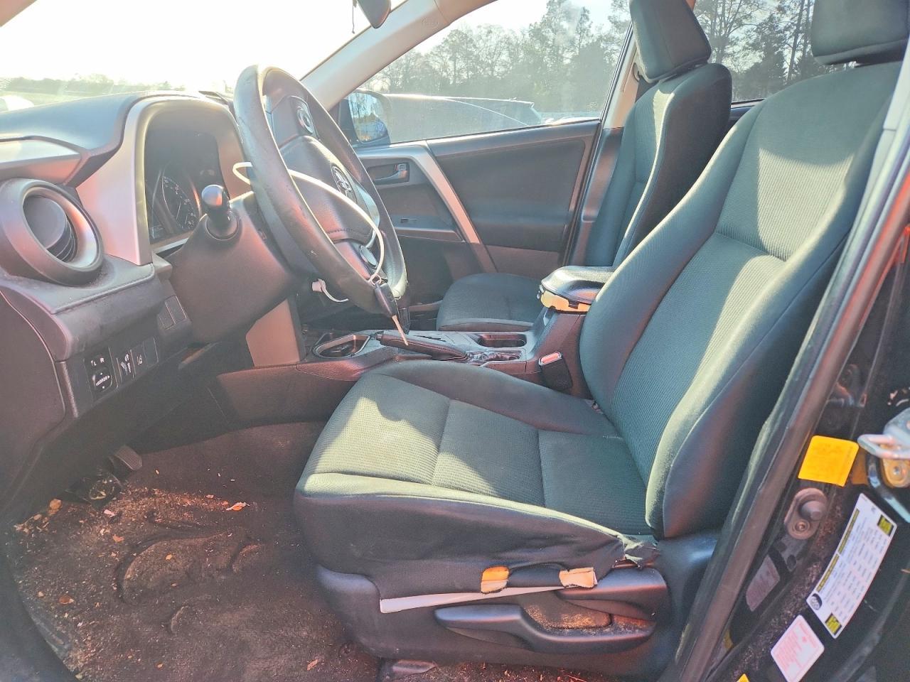 2018 Toyota Rav4 Le - Image 7