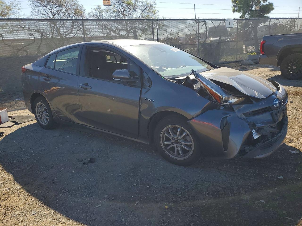 2019 Toyota Prius Le - Фото 4