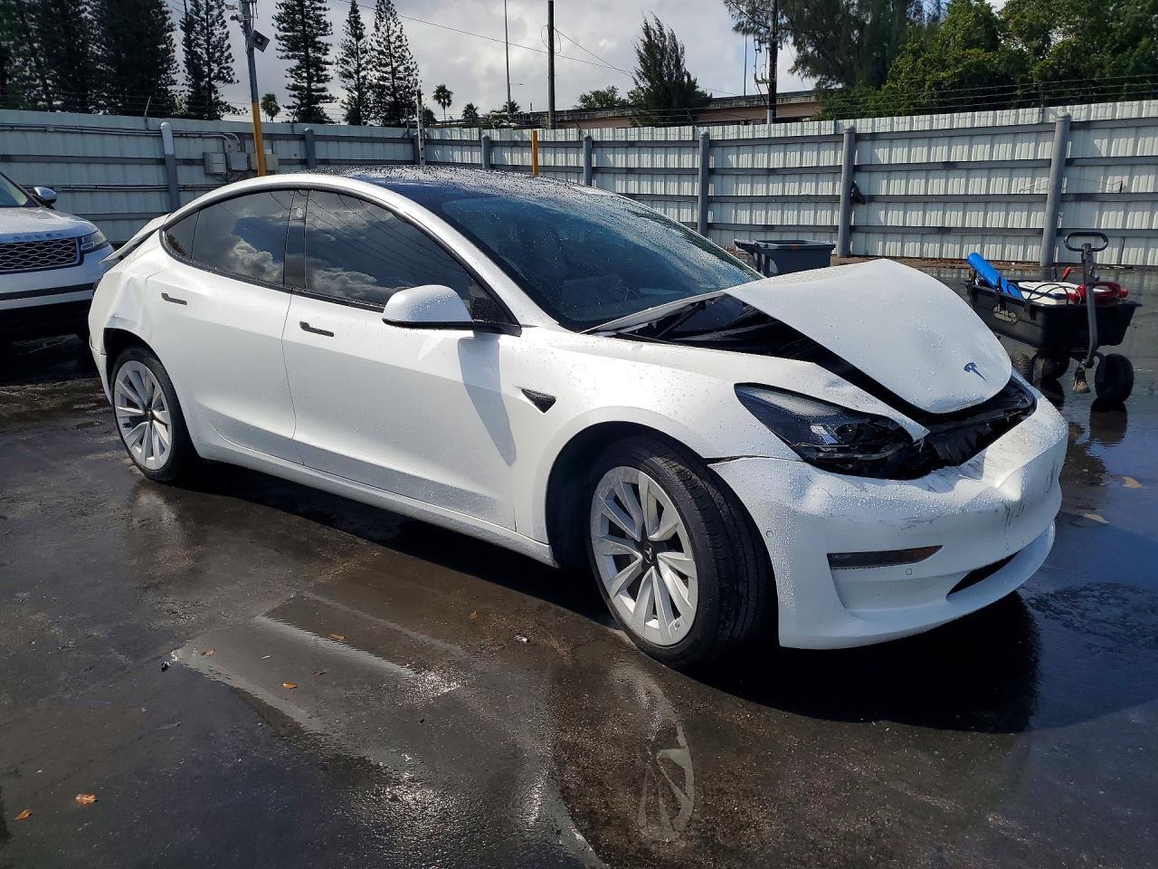 2021 Tesla Model 3 - Image 4