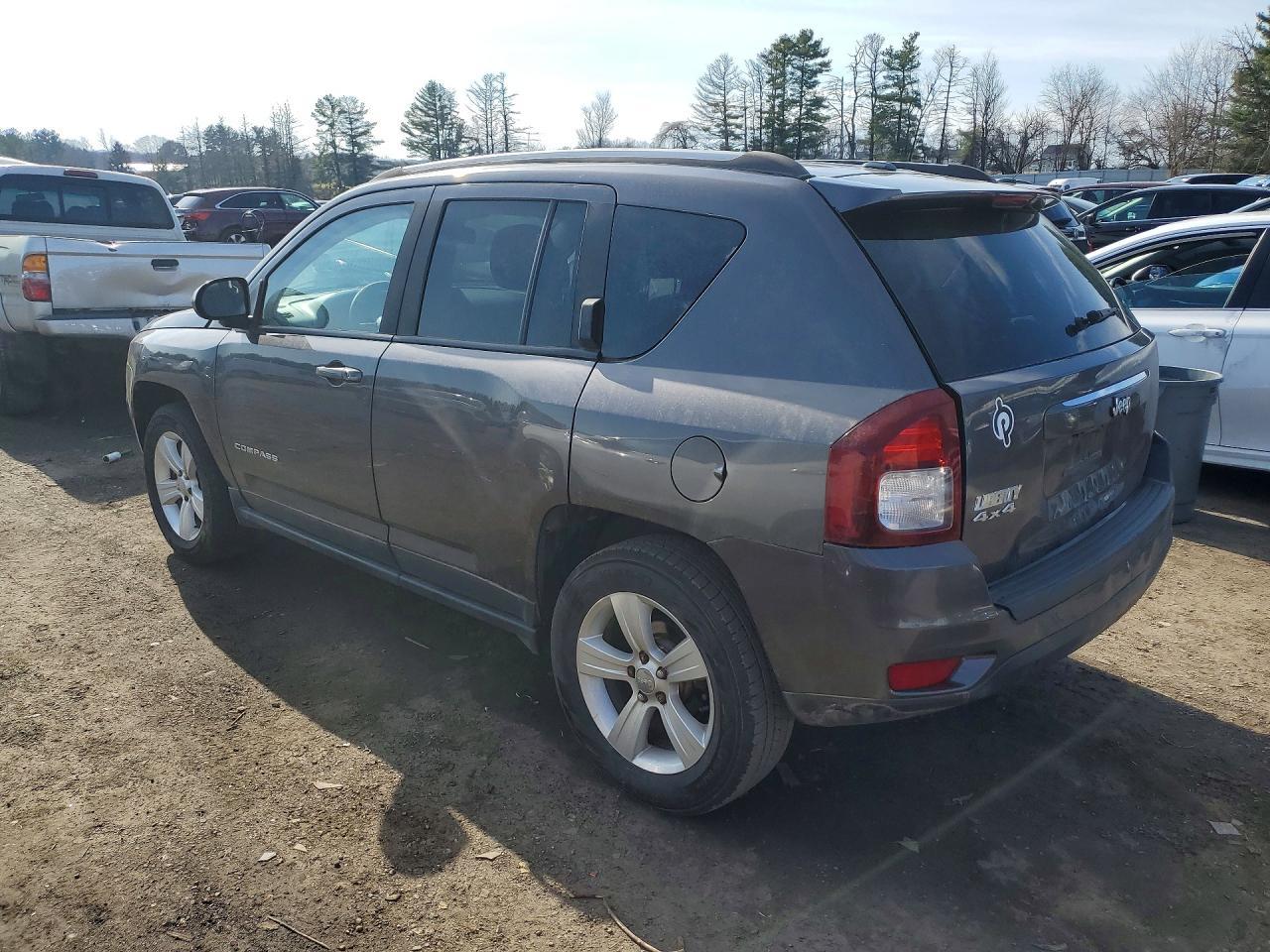 2016 Jeep Compass Sport - Фото 2
