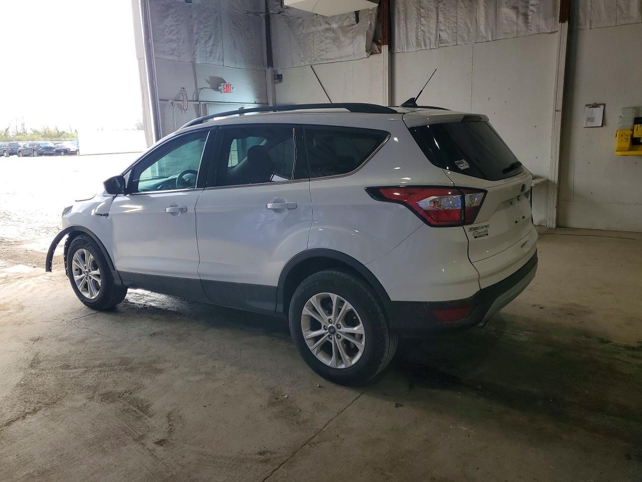 2018 Ford Escape - Фото 2