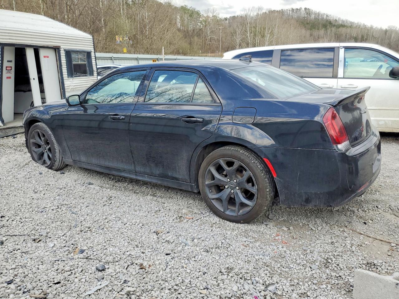 2021 Chrysler 300 S - Фото 2
