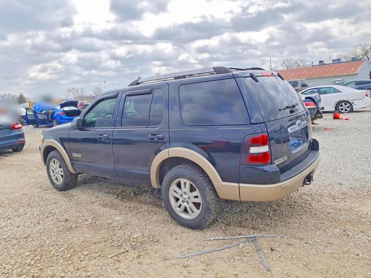 2006 Ford Explorer Eddie Bauer - Image 2