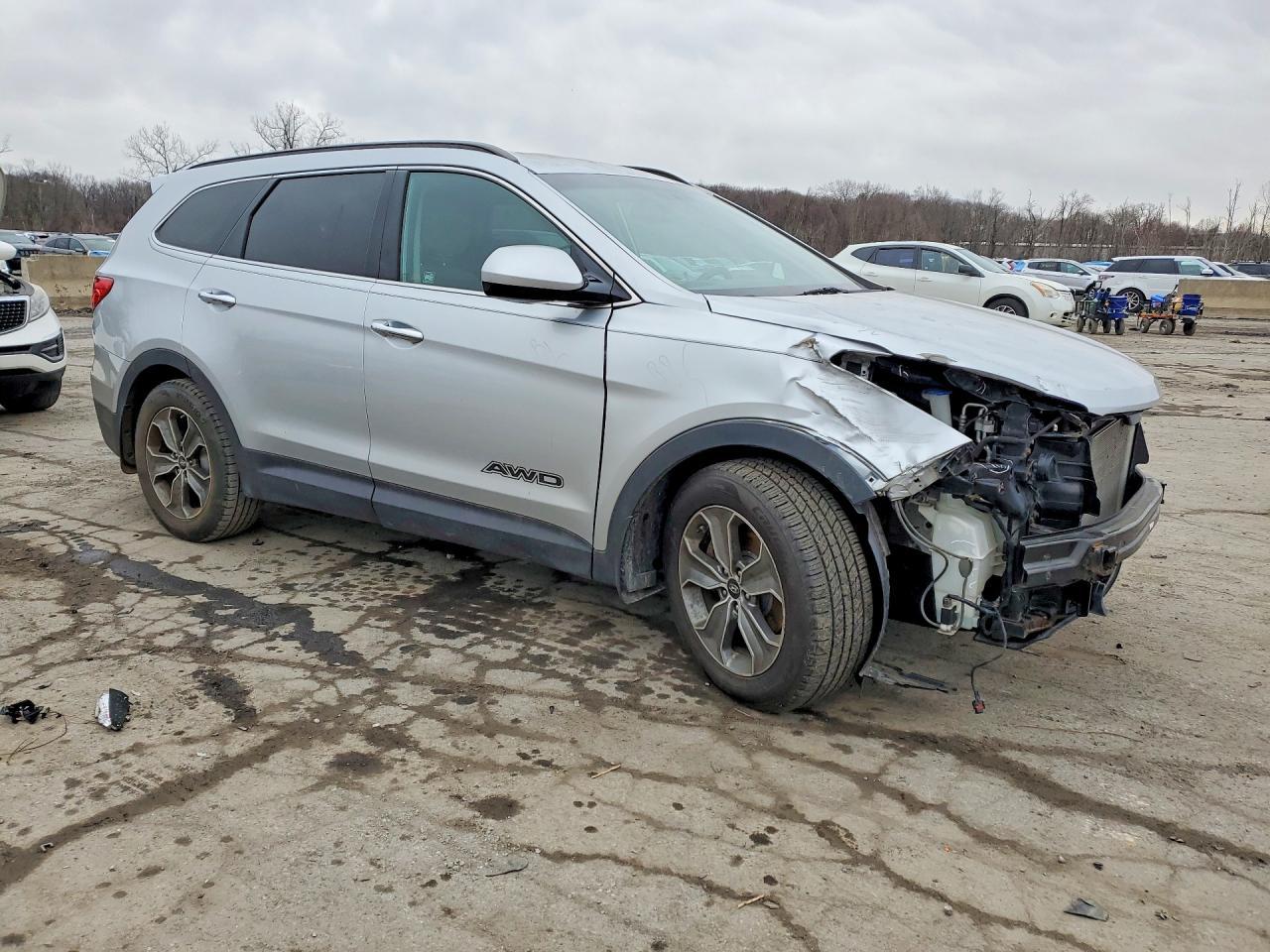 2016 Hyundai Santa Fe Se - Фото 4