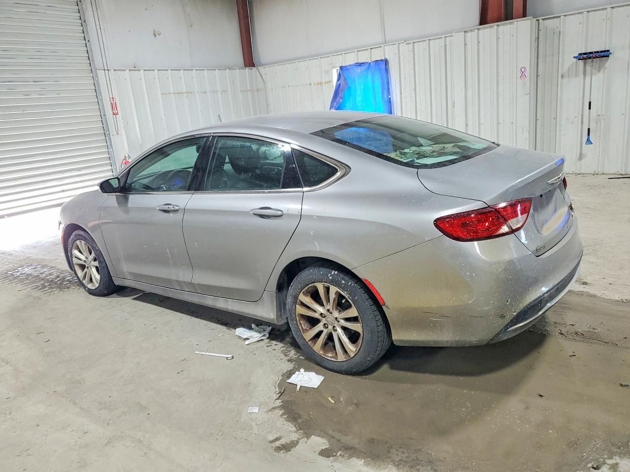 2015 Chrysler 200 Limited - Фото 2